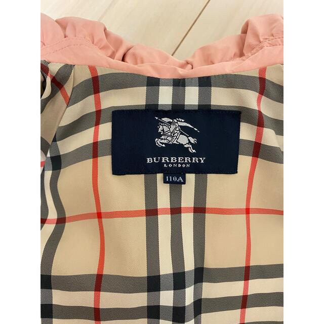 BURBERRY(バーバリー)のバーバリー　ダウンコート　110 キッズ/ベビー/マタニティのキッズ服女の子用(90cm~)(コート)の商品写真