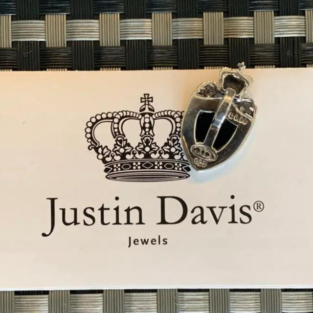 Justin Davis(ジャスティンデイビス)の新品◆JUSTIN DAVIS◆CROWN SHIELD PENDANT◆ メンズのアクセサリー(ネックレス)の商品写真