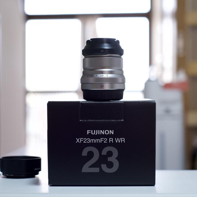 富士フイルム(フジフイルム)のxf23mm f2 おまけ付き スマホ/家電/カメラのカメラ(レンズ(単焦点))の商品写真