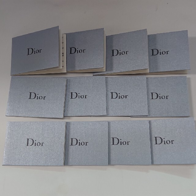 Dior(ディオール)のディオール アクセサリー 保証書 12冊 レディースのアクセサリー(その他)の商品写真