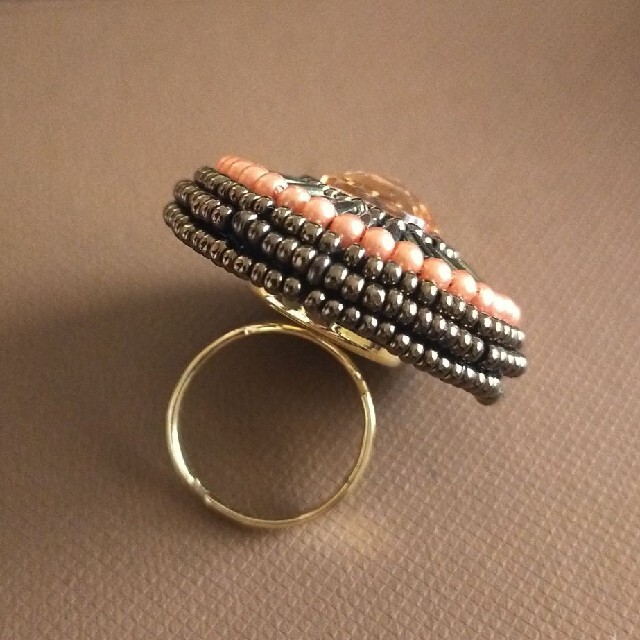 指輪・リング・ビーズ・ビッグリング レディースのアクセサリー(リング(指輪))の商品写真