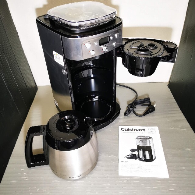 クイジナート12カップ　オートマチック　グラインド&ブリュー　コーヒーメーカー スマホ/家電/カメラの調理家電(コーヒーメーカー)の商品写真