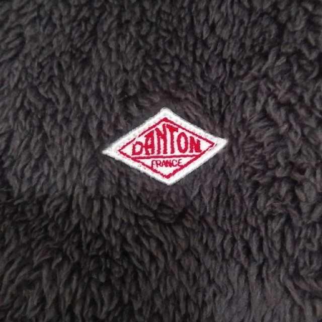 DANTON(ダントン)のDantonハイパイルボアフリースノーカラージップカーディガン「チャコール」 レディースのジャケット/アウター(ノーカラージャケット)の商品写真