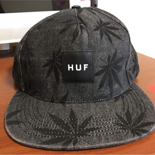 HUF(ハフ)の【つっつん様専用】HUF PLANTLIFE スナップバックキャップ snoop メンズの帽子(キャップ)の商品写真