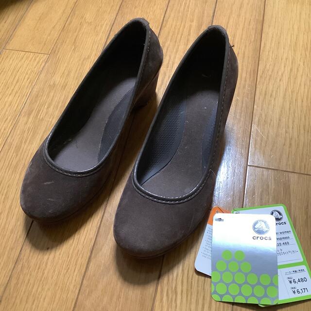 crocs(クロックス)のクロックス　スウェード調ヒール　24センチ レディースの靴/シューズ(ハイヒール/パンプス)の商品写真