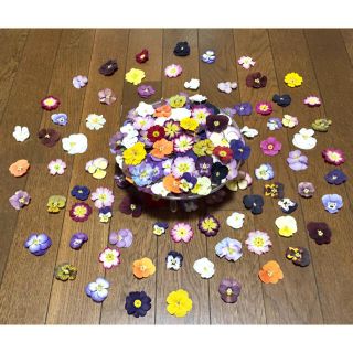 銀の紫陽花が作った彩りビオラ➕ふんわりプリムラ山盛り70冠‼️(ドライフラワー)