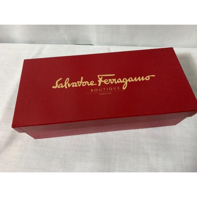 Salvatore Ferragamo(サルヴァトーレフェラガモ)のフェラガモ ローヒールパンプス イタリアサイズ7D レディースの靴/シューズ(ハイヒール/パンプス)の商品写真