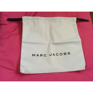 マークジェイコブス(MARC JACOBS)の巾着(ポーチ)