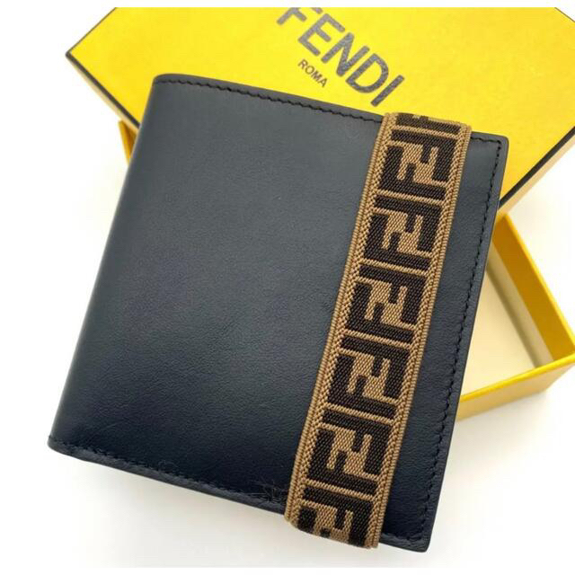 イタリア付属良品❤鑑定済！FENDI フェンディ ズッカ 折り財布 札入れ レザー❤