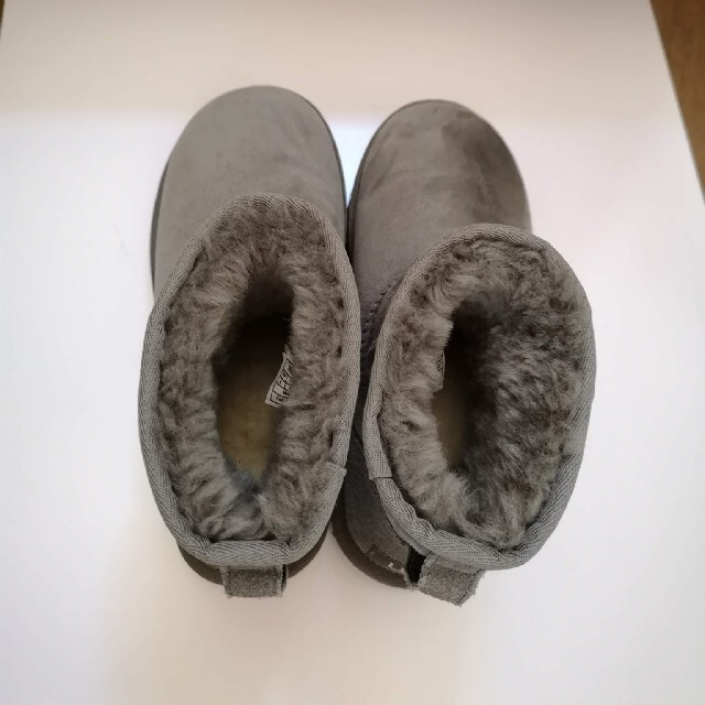 UGG(アグ)のUGG クラシックミニ  超美品 レディースの靴/シューズ(ブーツ)の商品写真