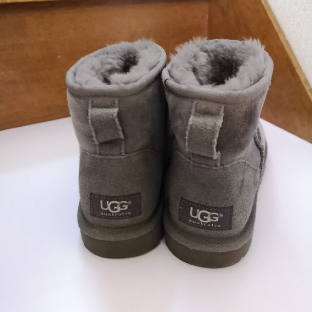 UGG(アグ)のUGG クラシックミニ  超美品 レディースの靴/シューズ(ブーツ)の商品写真