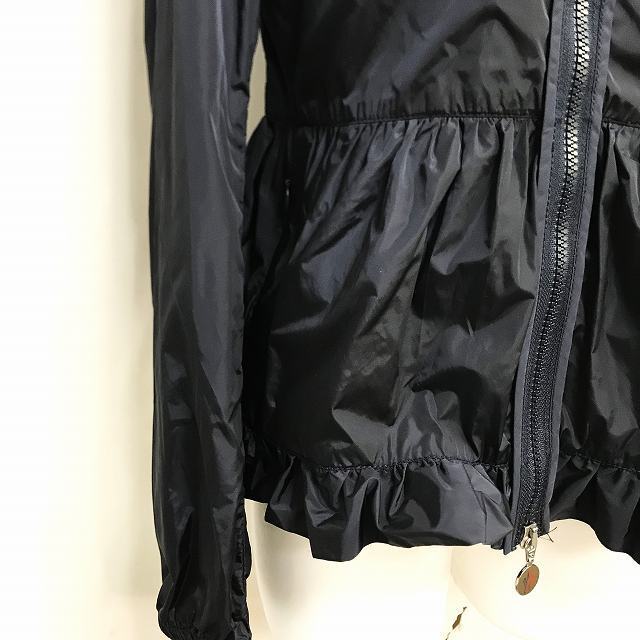 MONCLER(モンクレール)のモンクレール CRISEIDE ナイロン フリル ジャケット ブルゾンフーディ レディースのジャケット/アウター(ブルゾン)の商品写真