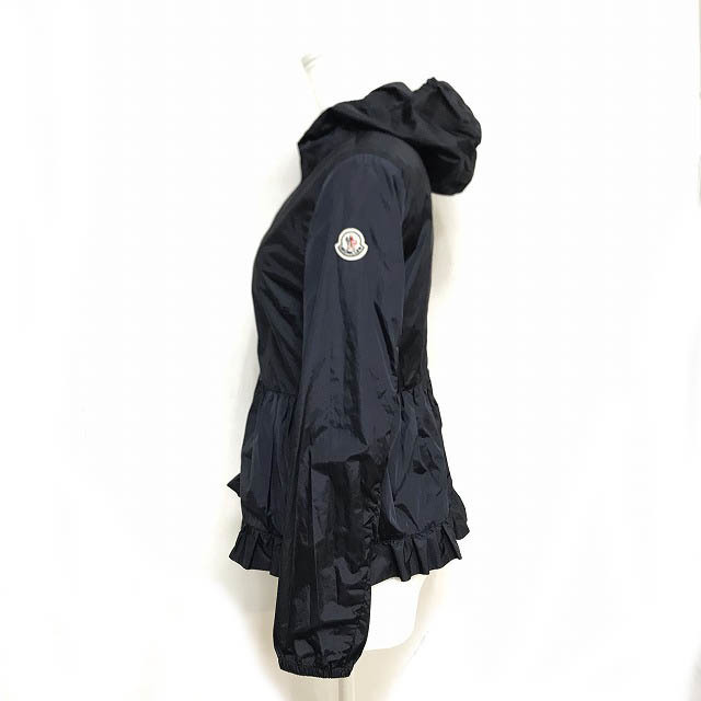 MONCLER(モンクレール)のモンクレール CRISEIDE ナイロン フリル ジャケット ブルゾンフーディ レディースのジャケット/アウター(ブルゾン)の商品写真