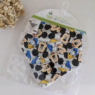 ディズニー(Disney)の【新品】ディズニー ミッキー ドナルド マフラースタイ よだれかけ(ベビースタイ/よだれかけ)