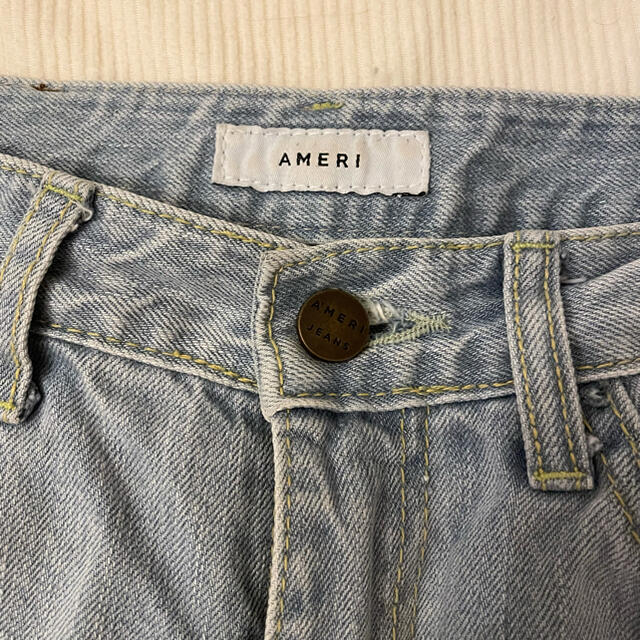 Ameri VINTAGE(アメリヴィンテージ)のアメリ　ダメージ  デニム　ジーンズ　リメイク レディースのパンツ(デニム/ジーンズ)の商品写真