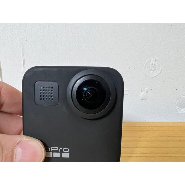 GoPro(ゴープロ)のGoProMAX本体 デュアルバッテリーチャージャー付属 スマホ/家電/カメラのカメラ(コンパクトデジタルカメラ)の商品写真