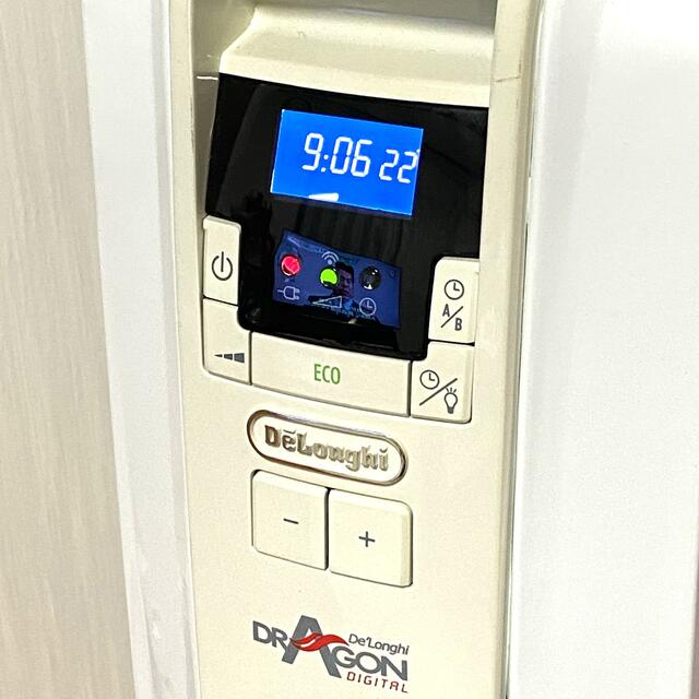 DeLonghi(デロンギ)のデロンギ　オイルヒーター スマホ/家電/カメラの冷暖房/空調(オイルヒーター)の商品写真