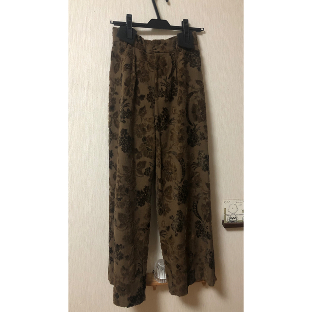 Ameri VINTAGE(アメリヴィンテージ)の専用　JACQUARD BELLE STRAIGHT PANTS レディースのパンツ(カジュアルパンツ)の商品写真