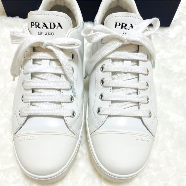 PRADA  美品  プラダ　ミラノ　ホワイト　スニーカー(23.5~24cm)