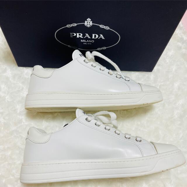 PRADA  美品  プラダ　ミラノ　ホワイト　スニーカー(23.5~24cm)