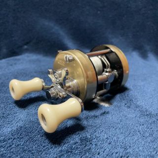 シマノ(SHIMANO)のアブガルシア　abu 2500c ゴールド　ザウルスハンドル(リール)