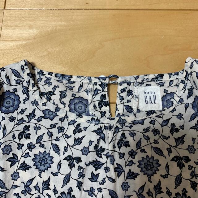 babyGAP(ベビーギャップ)のbaby GAP 花柄ブラウス キッズ/ベビー/マタニティのキッズ服女の子用(90cm~)(ブラウス)の商品写真