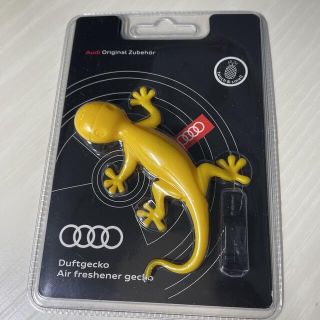 アウディ(AUDI)のアウディ　芳香剤　黄色(車内アクセサリ)