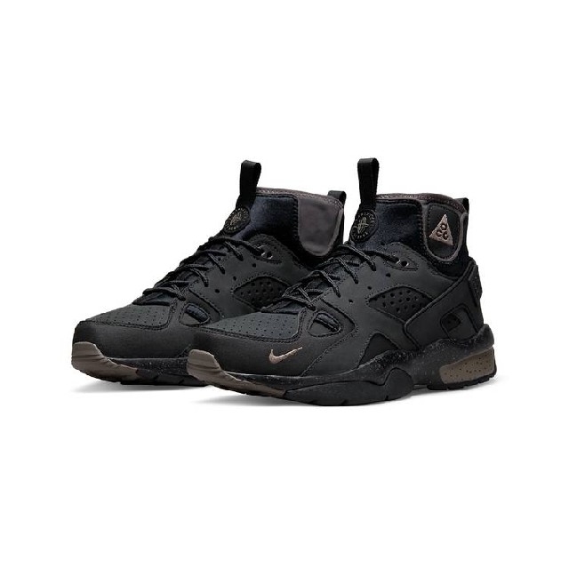 かんたんラクマパック梱包【新品】NIKE ACG AIR MOWABB Off Noir