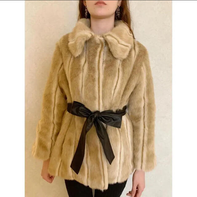 epine パリジェンヌフェイクファーコート レディースのジャケット/アウター(毛皮/ファーコート)の商品写真