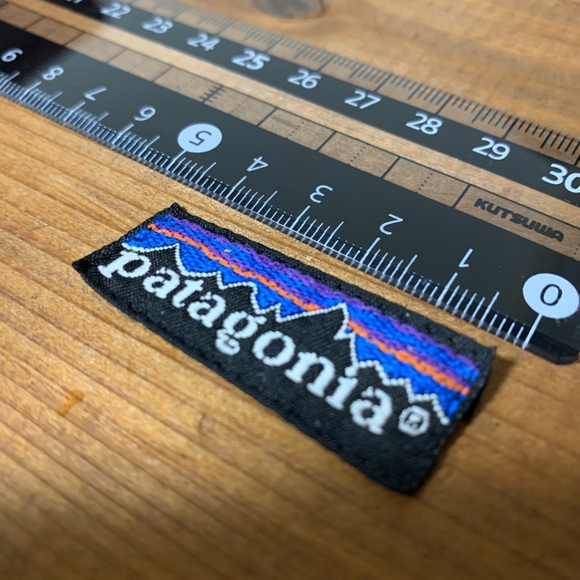 patagonia(パタゴニア)のパタゴニア patagonia タグ ワッペン　　正規品 ハンドメイドの素材/材料(各種パーツ)の商品写真