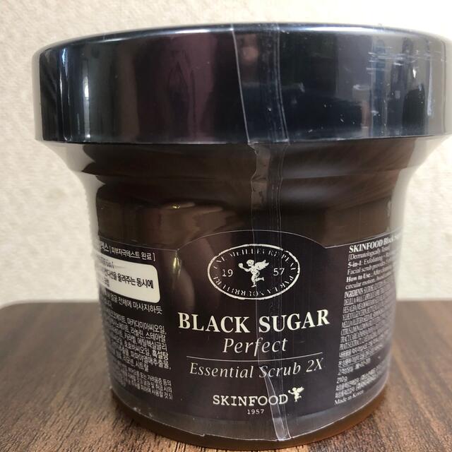 SKINFOOD ブラックシュガー パーフェクト エッセンシャル スクラブ2X