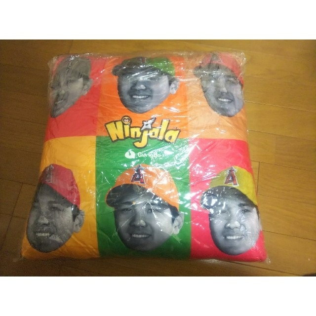 ★新品★大谷 翔平★顔 クッション 枕 「Ohtani Pillow」     スポーツ/アウトドアの野球(記念品/関連グッズ)の商品写真