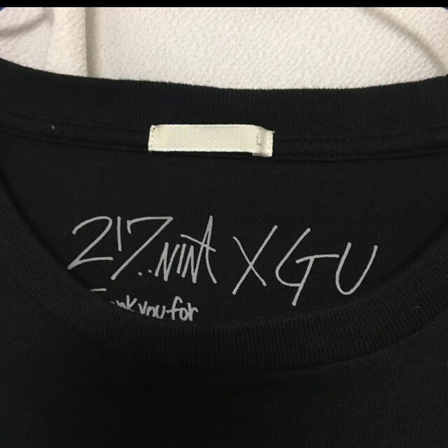 GU(ジーユー)のグラフィックTシャツ   GU  ジーユー　半袖 ブラック　即購入OK メンズのトップス(Tシャツ/カットソー(半袖/袖なし))の商品写真