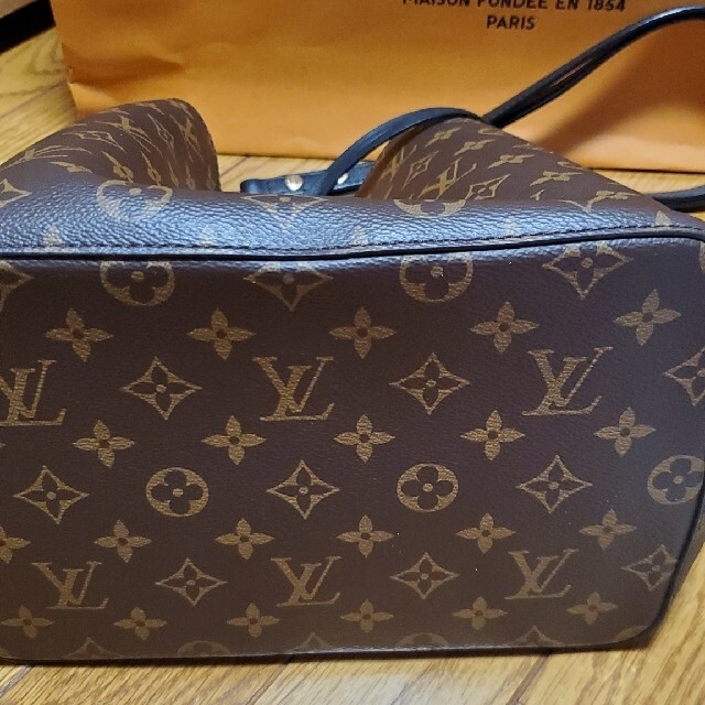 LOUIS VUITTON(ルイヴィトン)の専用　ルイヴィトン　モノグラム　ネオノエ　ノワール レディースのバッグ(ショルダーバッグ)の商品写真