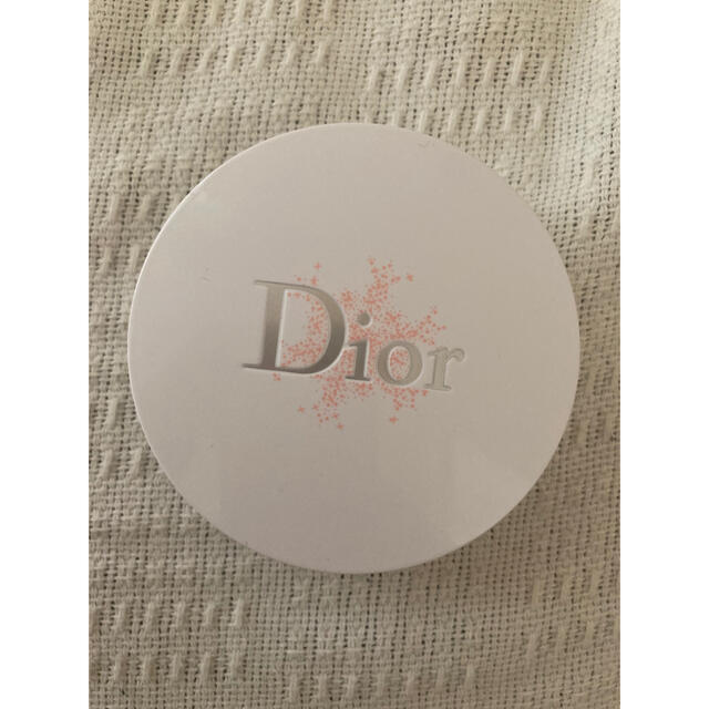 Dior(ディオール)のディオールスノー パーフェクトライトコンパクトファンデーション 1N コスメ/美容のベースメイク/化粧品(ファンデーション)の商品写真