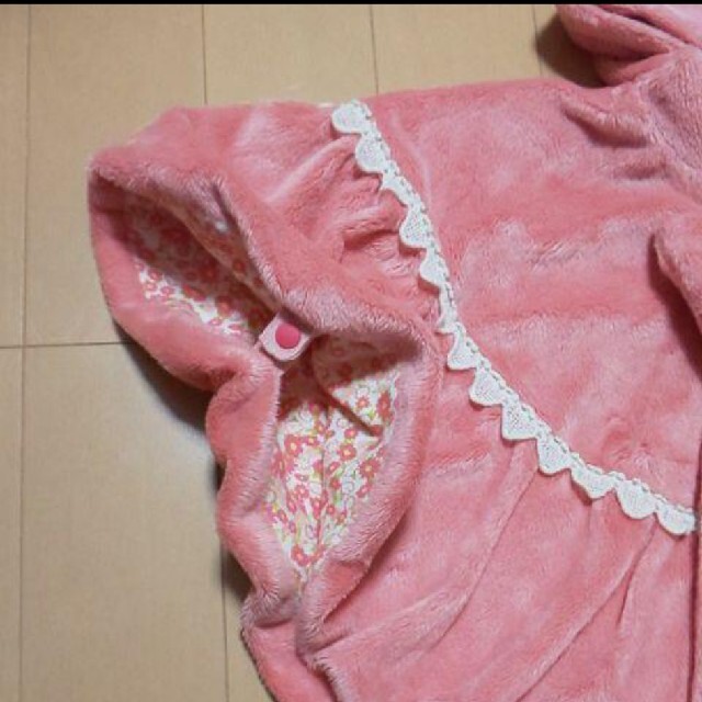 花柄ポンチョ80ケープ キッズ/ベビー/マタニティのベビー服(~85cm)(カーディガン/ボレロ)の商品写真