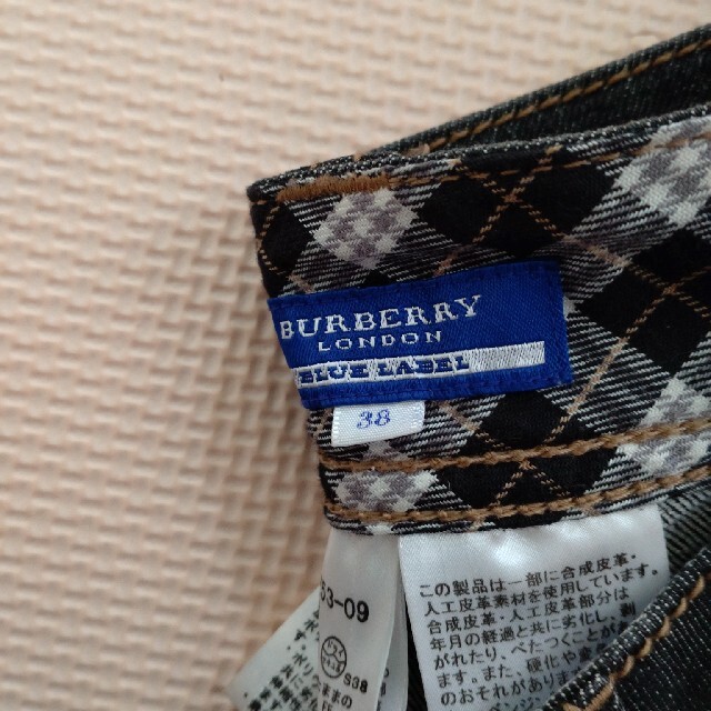 BURBERRY(バーバリー)の値下げ。BURBERRYジーンズ レディースのパンツ(デニム/ジーンズ)の商品写真