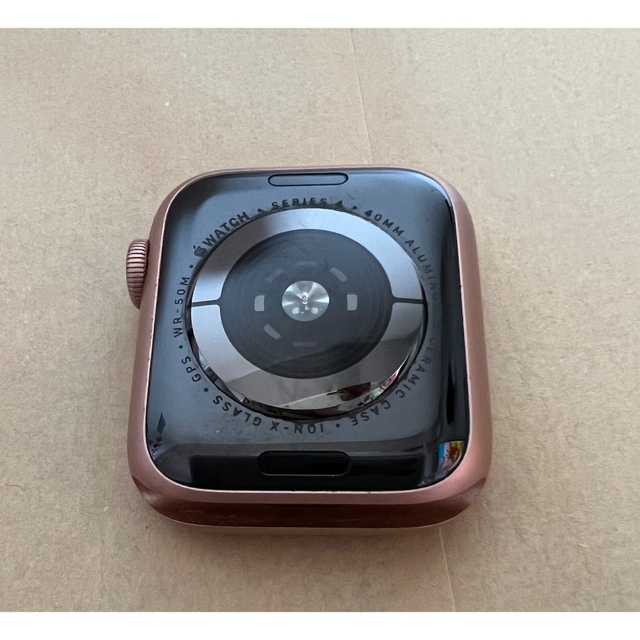Apple Watch(アップルウォッチ)のApple Watch4 アルミ　40mm GPSモデル　本体 スマホ/家電/カメラのスマートフォン/携帯電話(その他)の商品写真