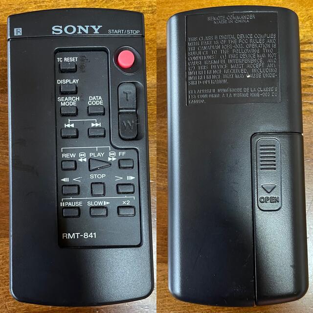 SONY(ソニー)のSONY HVR-Z1J用 ワイヤレスリモコン(RMT-841) スマホ/家電/カメラのカメラ(ビデオカメラ)の商品写真