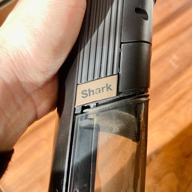 Shark EVOPOWER W20 充電式ハンディクリーナー スマホ/家電/カメラの生活家電(掃除機)の商品写真