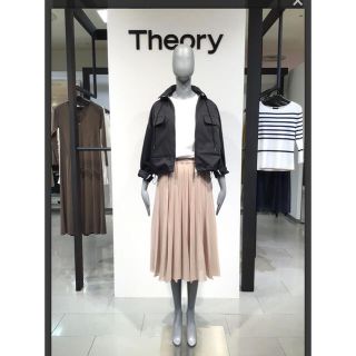 セオリー(theory)の新品❣️ Theory　セオリー　プリーツスカート　(ロングスカート)