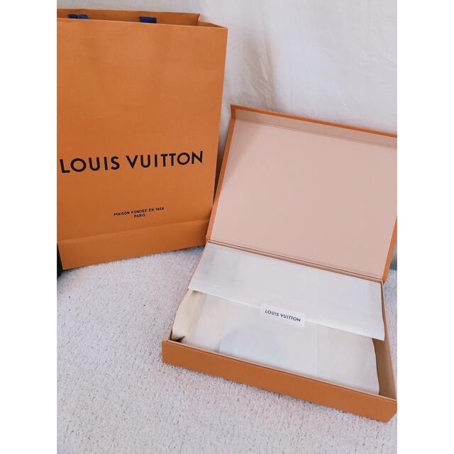 LOUIS VUITTON(ルイヴィトン)のLOUISVUITTONインタルシアジャカードダックショートスリーブクルーネック レディースのトップス(ニット/セーター)の商品写真