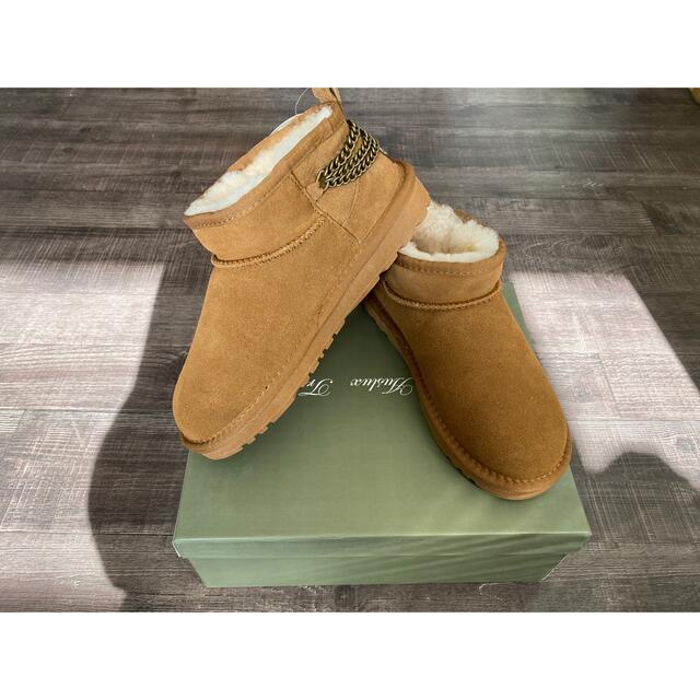 【新品】LUXURY UGG 日本未発売複古なチェーン美脚ショートブーツ23CM