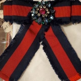豪華アクセサリーグッチ ブローチ/コサージュ(リボン)の通販 27点 | Gucciの