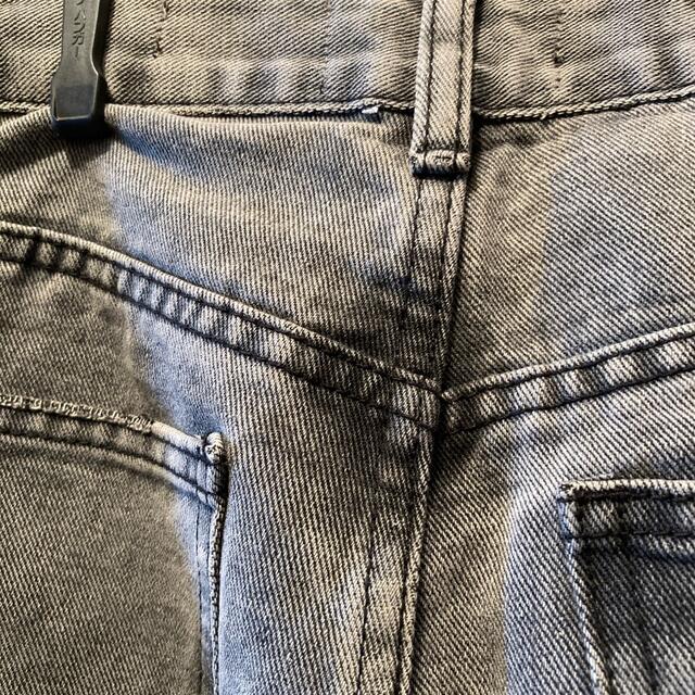 Cotton on ストレートジーンズ　裾ダメージあり レディースのパンツ(デニム/ジーンズ)の商品写真