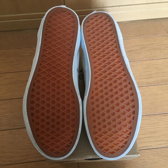 VANS(ヴァンズ)のdfe様専用　VANSスニーカー　オフホワイト　23センチ　新品 レディースの靴/シューズ(スニーカー)の商品写真