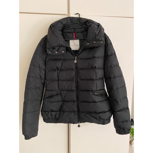 MONCLER(モンクレール)のモンクレールショートダウンサイズ3 レディースのジャケット/アウター(ダウンジャケット)の商品写真