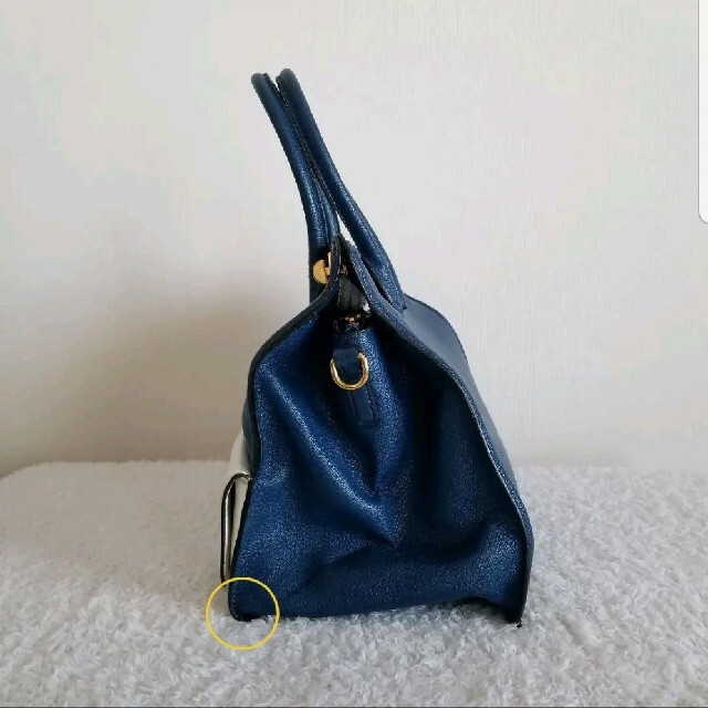 miumiu(ミュウミュウ)のmiumiu ミウミウ　ハンドバッグ　ブルー×ホワイト レディースのバッグ(ハンドバッグ)の商品写真