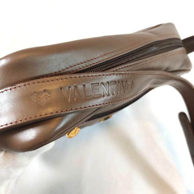VALENTINO(ヴァレンティノ)の【本日限定値下げ】VALENTINO ヴァレンティノ レザー ショルダーバッグ  レディースのバッグ(ショルダーバッグ)の商品写真