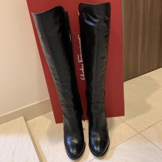 サルヴァトーレフェラガモ(Salvatore Ferragamo)のサルヴァトーレ　フェラガモブーツ　本日お値下げ❗️(ブーツ)